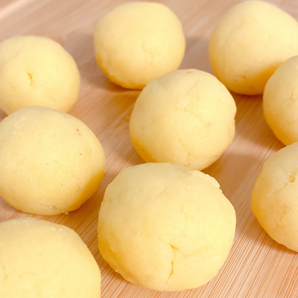 Lemon cake dough balls.